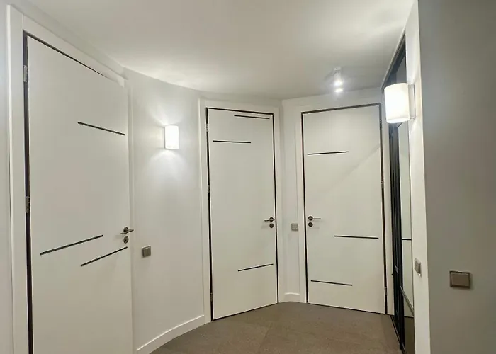 With A Terrace Over The Old Town Two Bedrooms شقة