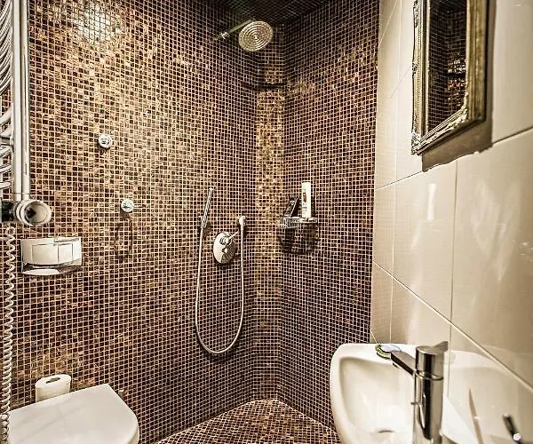 With A Terrace Over The Old Town Two Bedrooms شقة